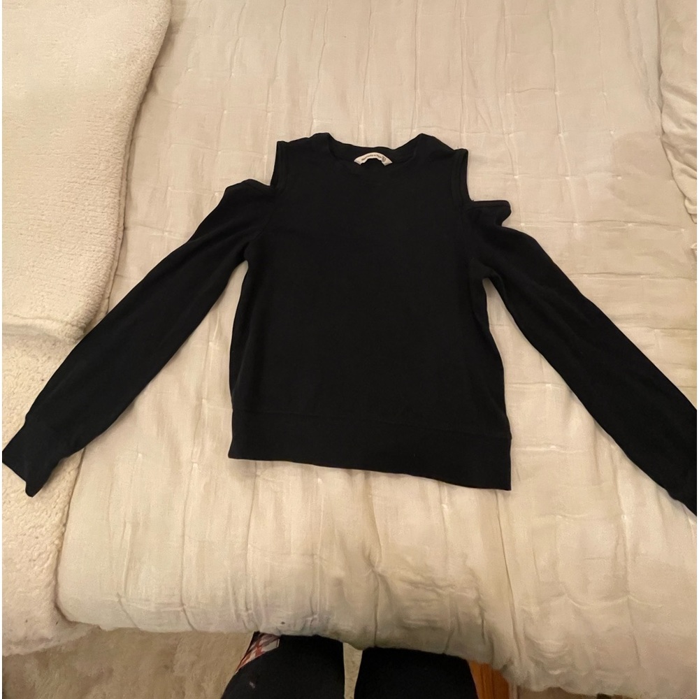 abercrombie and fitch cold shoulder top